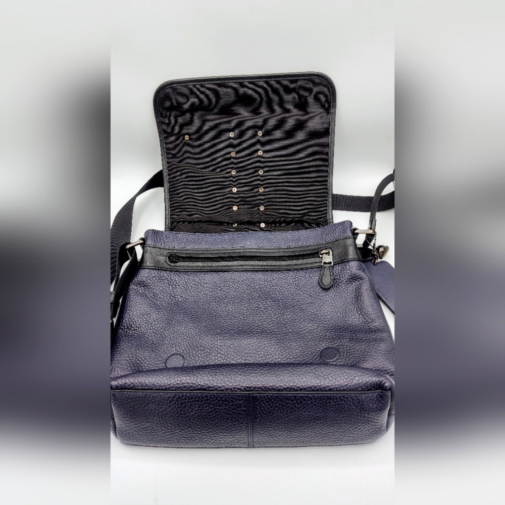 Coach Bond small Messenger Bag. Pebble Leather Navy/black. Upcrafted w skulls. - Picture 8 of 15
